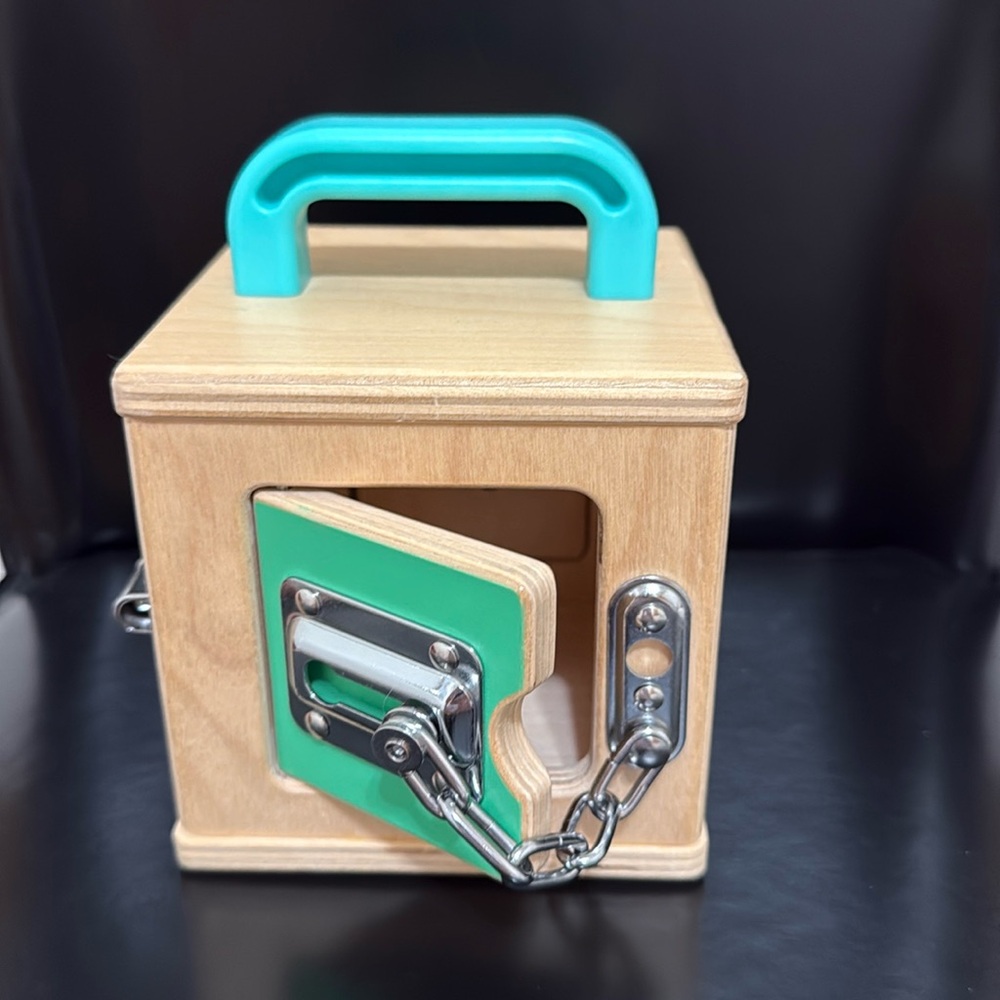Lovevery Wooden The Lockbox‎
